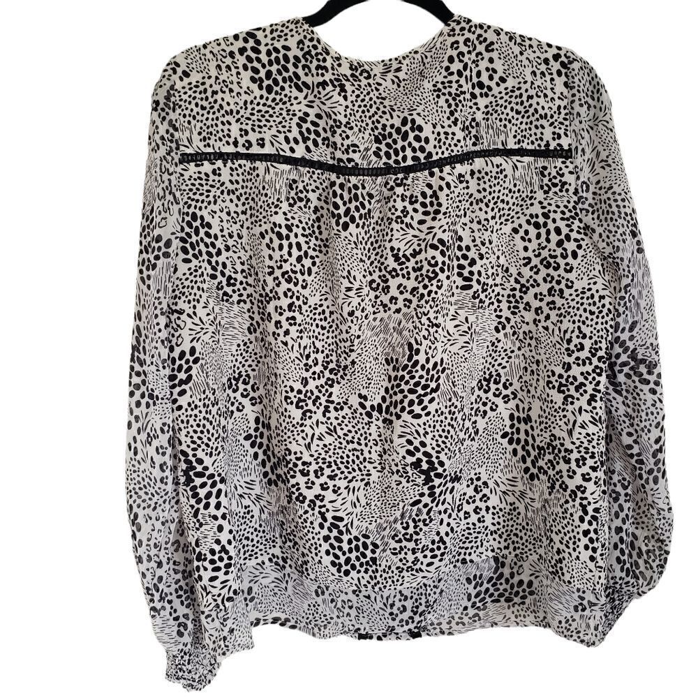 Single Thread Ladder Stitch Semi-Sheer Animal Print Blouse Medium - Picture 2 of 8